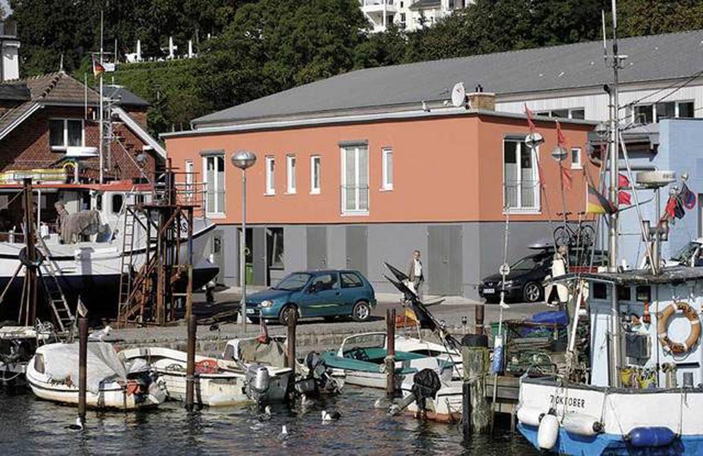 Ferienwohnung Kutterfisch Direkt Im Stadthafen Зассніц Екстер'єр фото